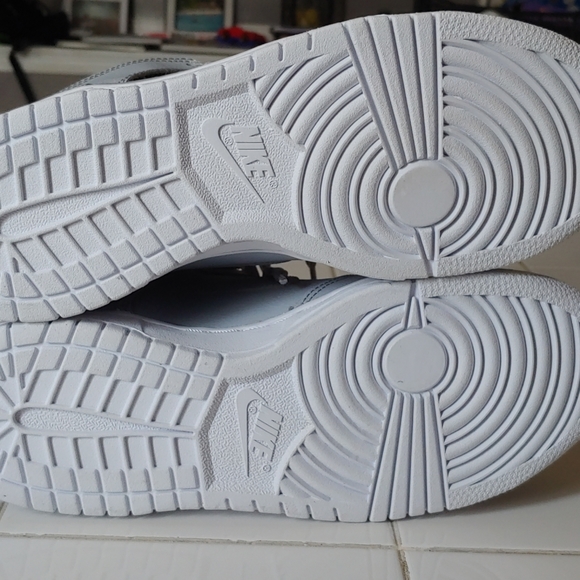 SOLD 🤝Nike Dunk High Wolf Gray 2016 - Picture 3 of 3